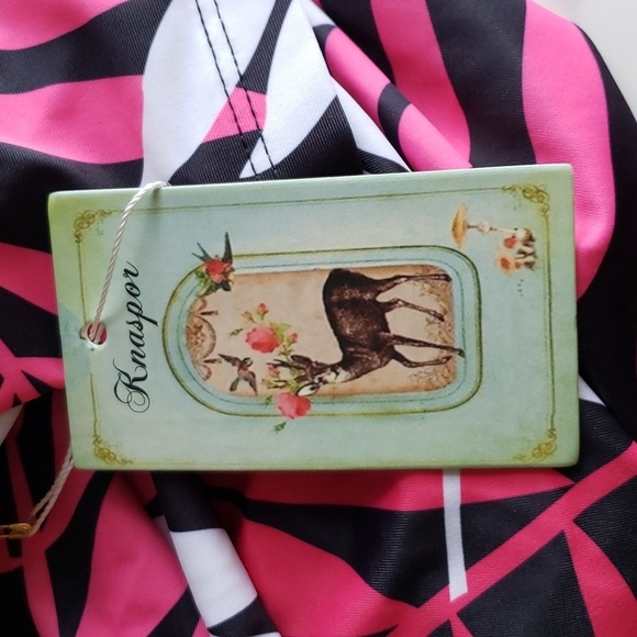 Knaspor Modest Swimsuit w/Attached Shorts Rose Red Floral Leaf Print Size 12-14 - Picture 13 of 13